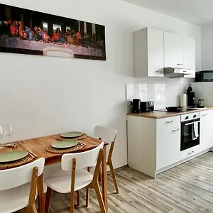 https://design-apartment-kingsize-bett-kche-zentral.hannover-hotel.net